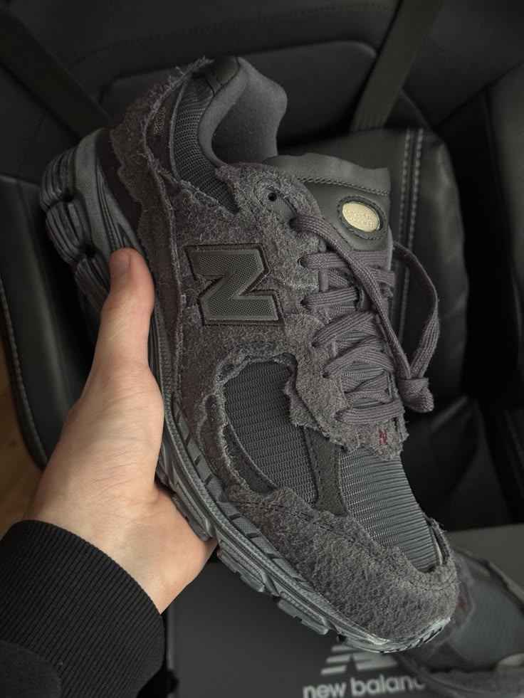 New Balance NB 2002R